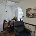 London North Downs Rooms